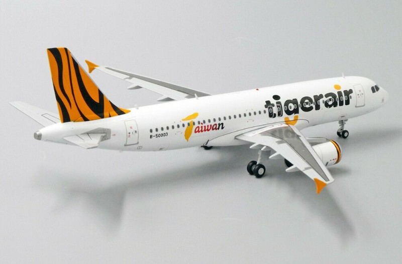 Airbus A320 Tigerair Taiwan with stand | Modelsnavigator.com